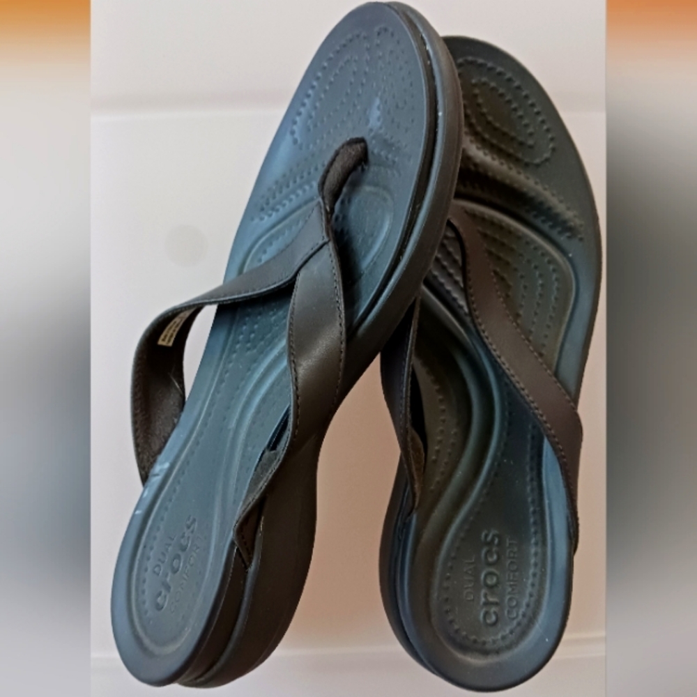 Dual Comfort Crocs flip-flops